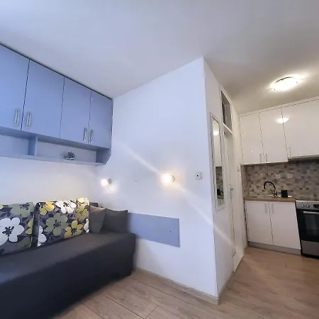 Mali U Centru Apartment Makarska