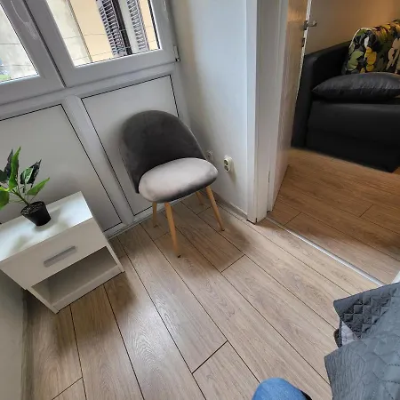 Mali U Centru Apartment
