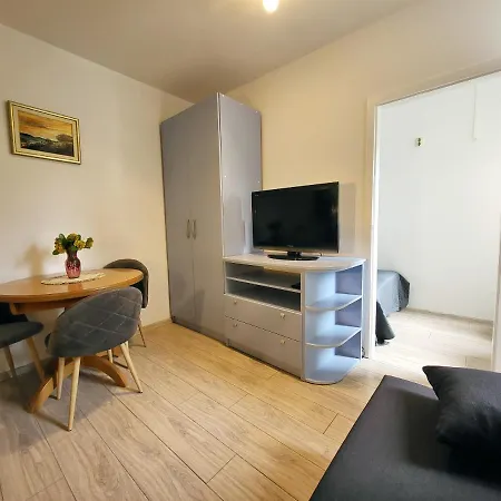 Mali U Centru Apartment Makarska